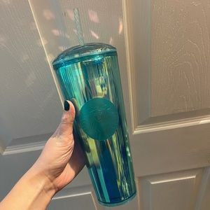 Starbucks summer 2021 summer turquoise 24oz tumbler with Dome lid and straw